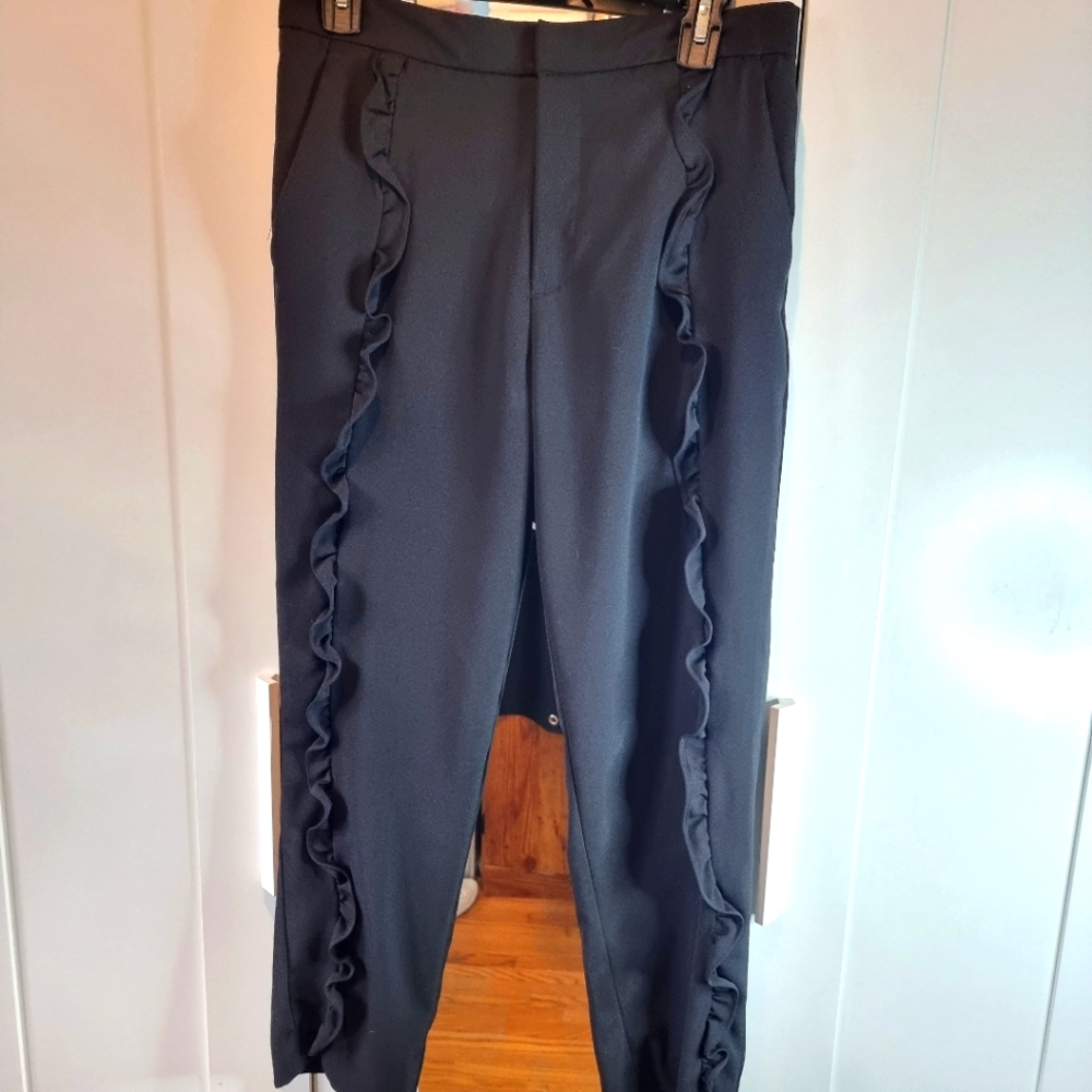 Ruffled Cropped Dress Pants